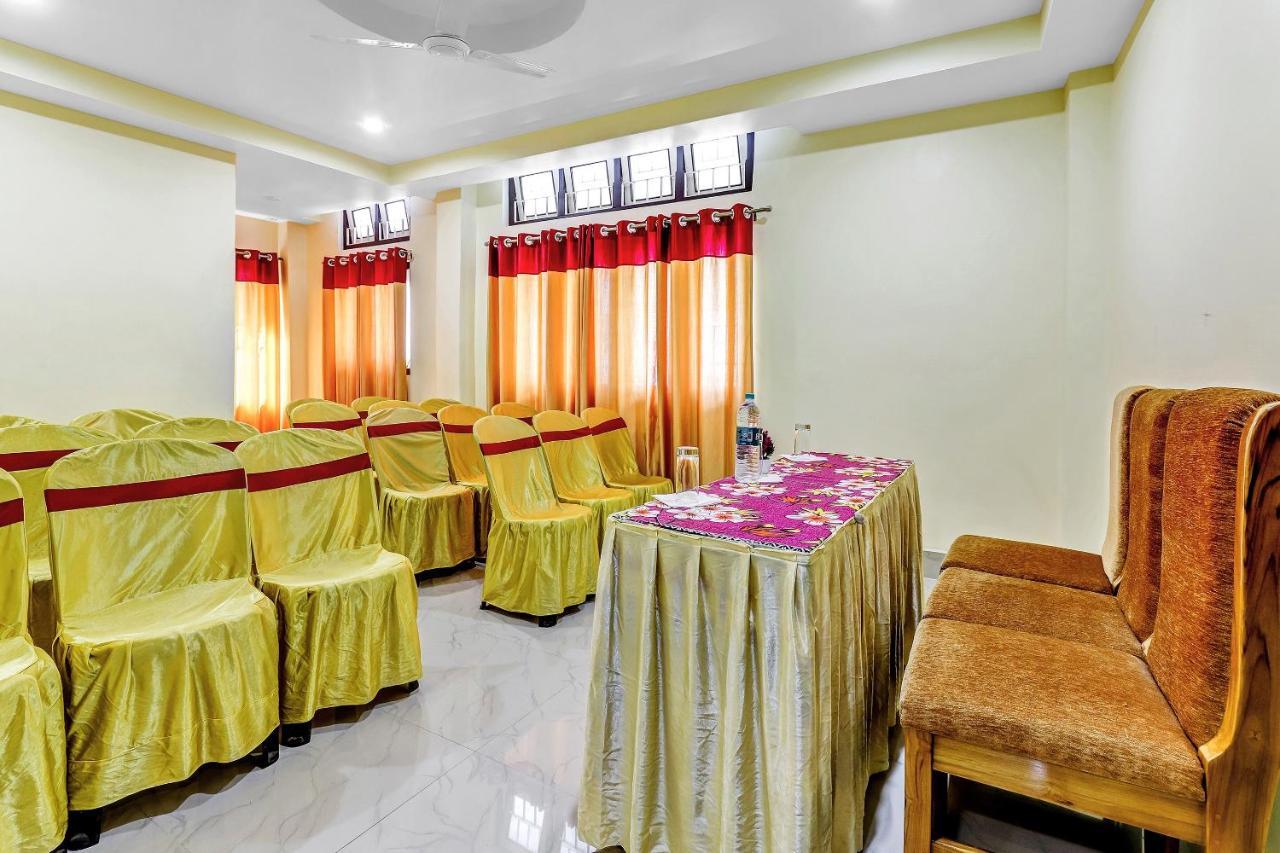 غاواهاتي Capital O 85514 Kalpana Hotel المظهر الخارجي الصورة