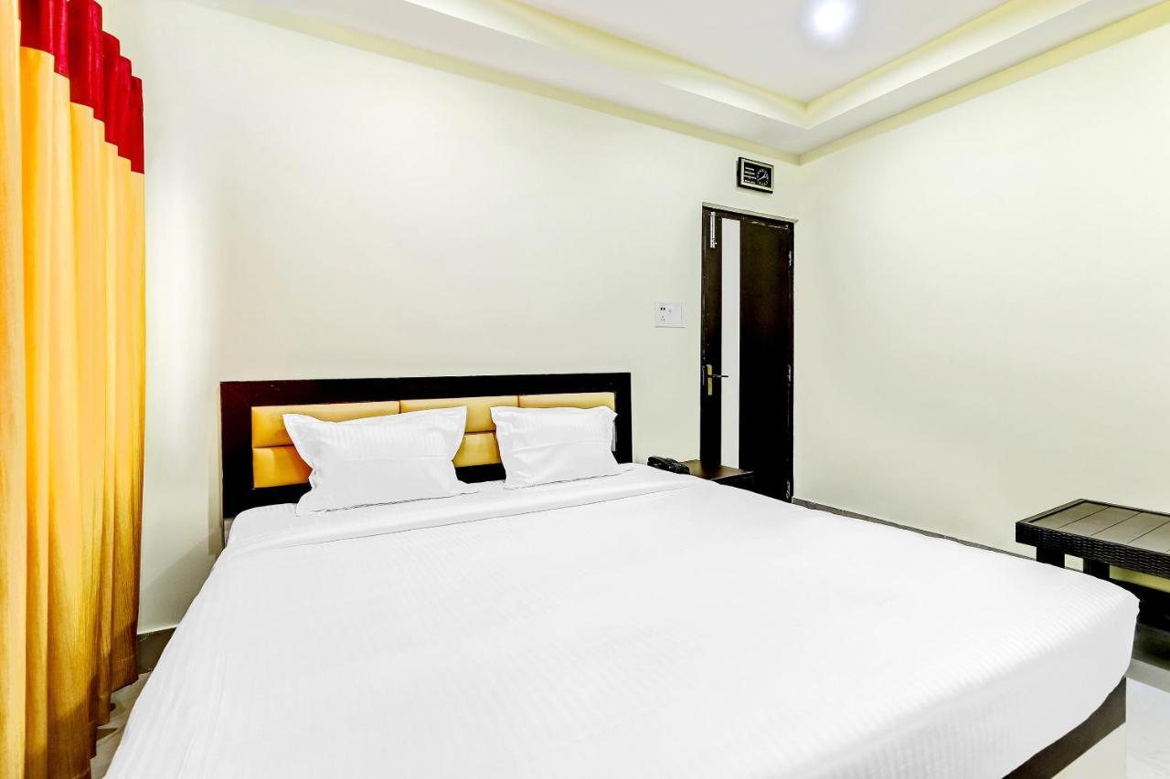 غاواهاتي Capital O 85514 Kalpana Hotel المظهر الخارجي الصورة
