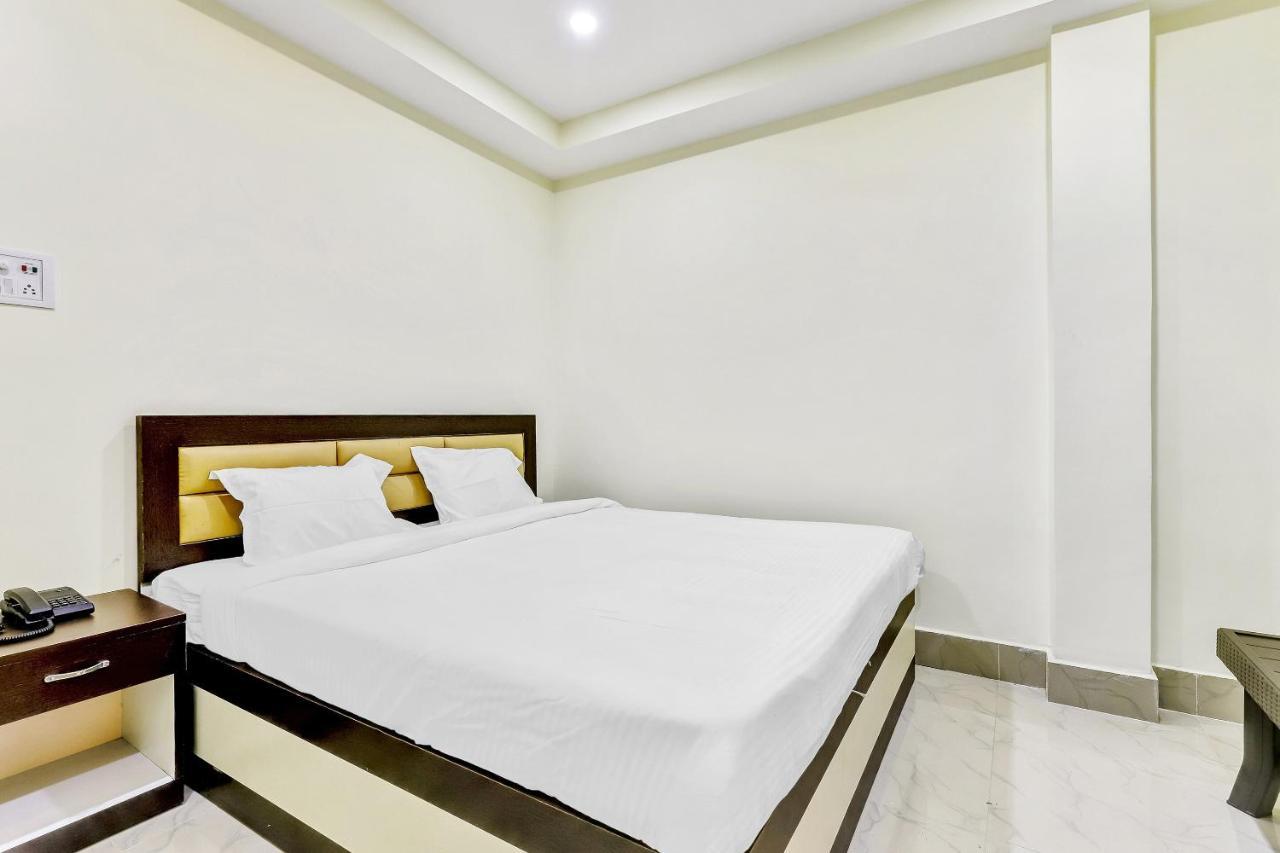غاواهاتي Capital O 85514 Kalpana Hotel المظهر الخارجي الصورة