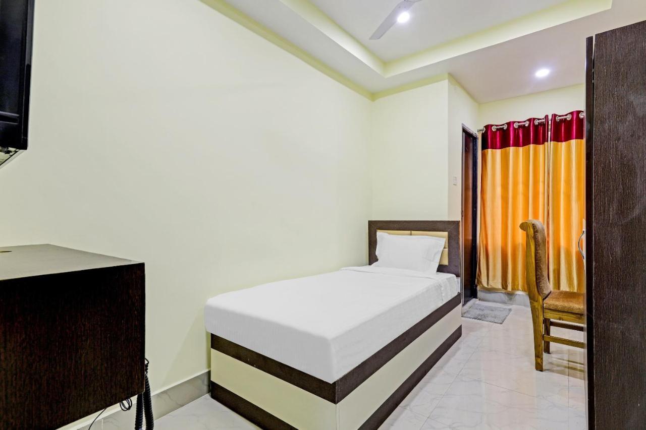 غاواهاتي Capital O 85514 Kalpana Hotel المظهر الخارجي الصورة