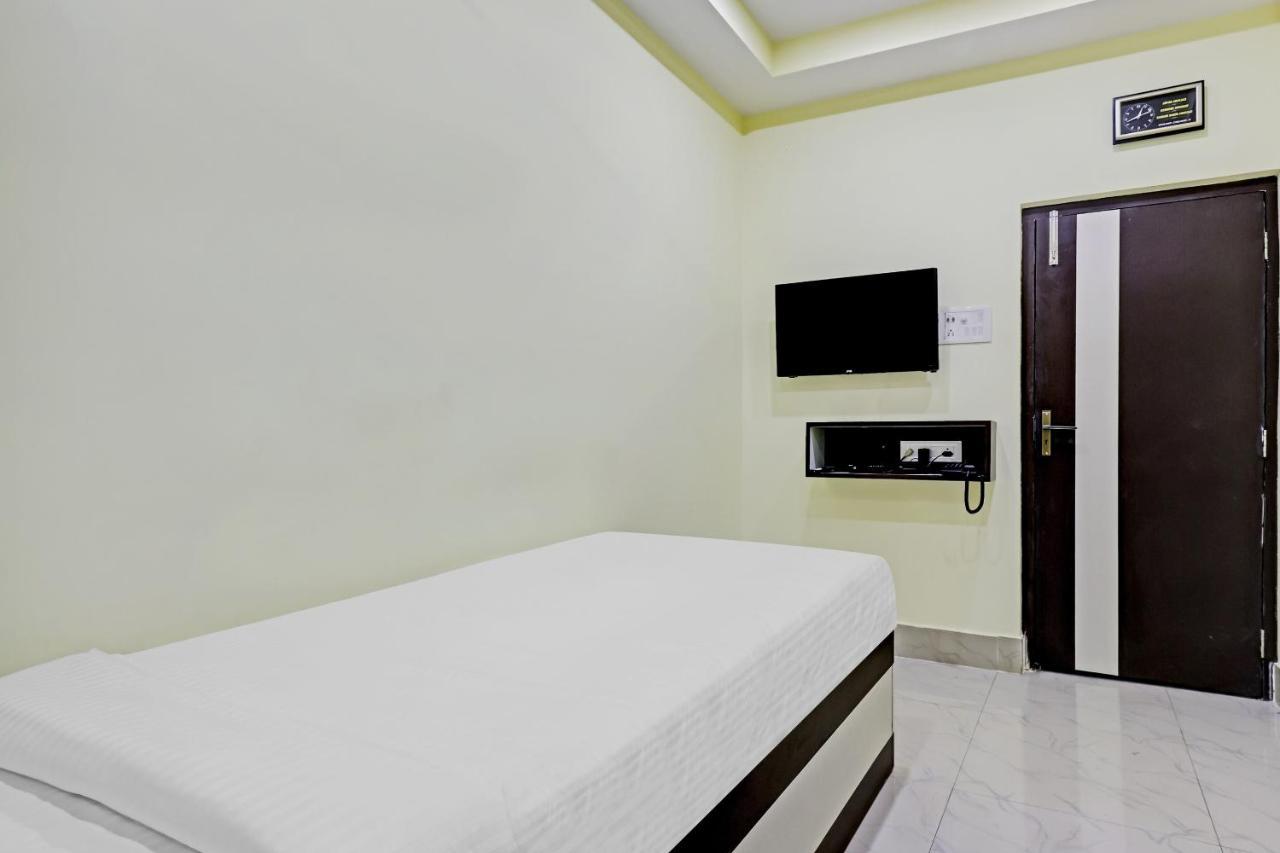 غاواهاتي Capital O 85514 Kalpana Hotel المظهر الخارجي الصورة