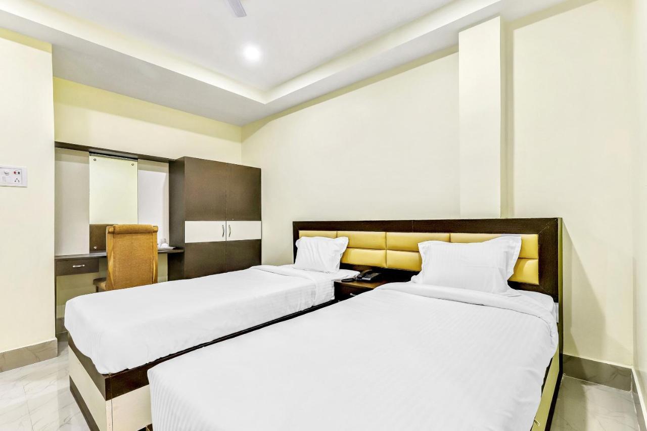 غاواهاتي Capital O 85514 Kalpana Hotel المظهر الخارجي الصورة